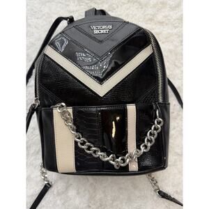 VICTORIA SECRET Chevron‎ BACKPACK OR PURSE